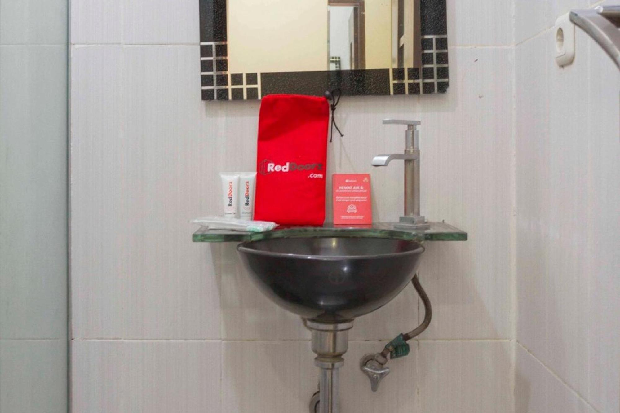 מלון בנדונג Reddoorz @ Paskal Hyper Square מראה חיצוני תמונה